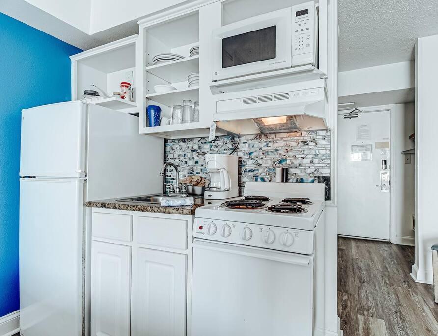 Ocean Front Comfy Condo W/Kitchen, Sleeps 4, Snowbird Paradise Myrtle Beach Dış mekan fotoğraf